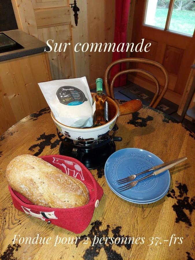 شقة Chez Pierre Praz-de-Fort المظهر الخارجي الصورة